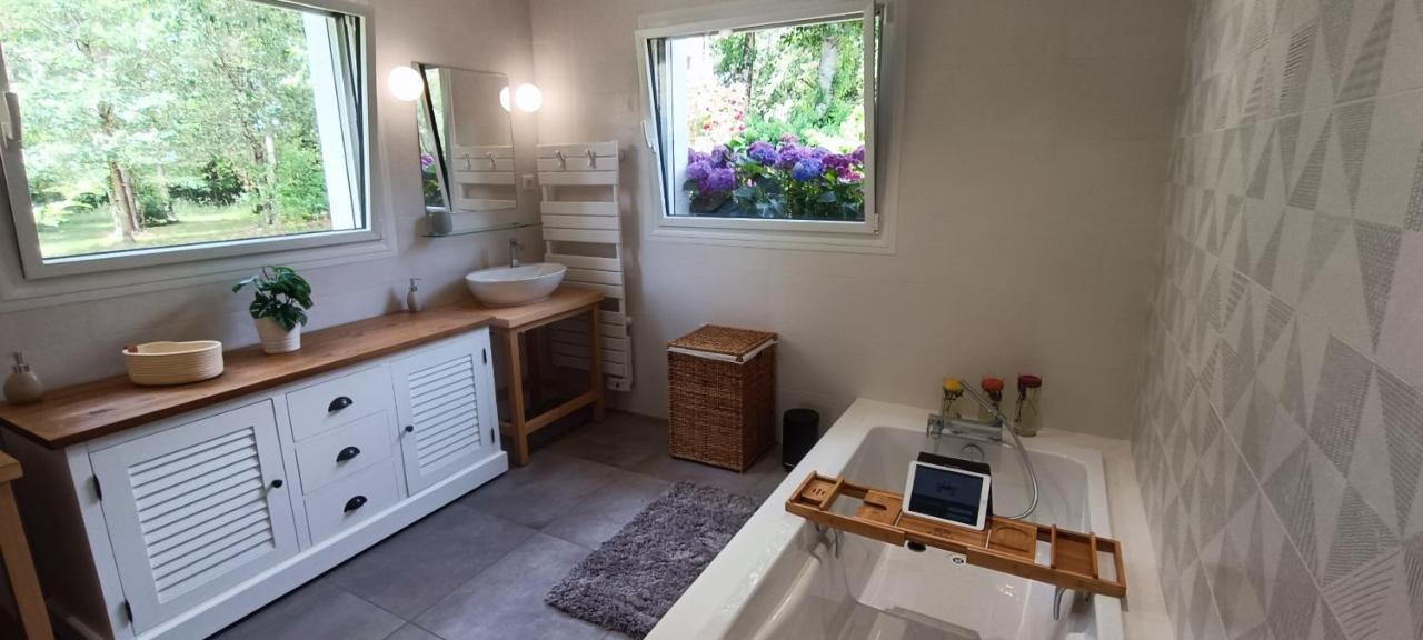 Magnifique Villa 5 Etoiles Avec Piscine Privee Parc 2 Ha La Chaize-le-Vicomte Eksteriør billede